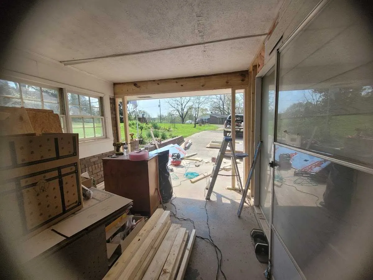 Air movers and dehumidifier for Drying & Dehumidification in Lorain